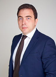 «Один из способов завоевать доверие — показать, что баланс клиента растет»