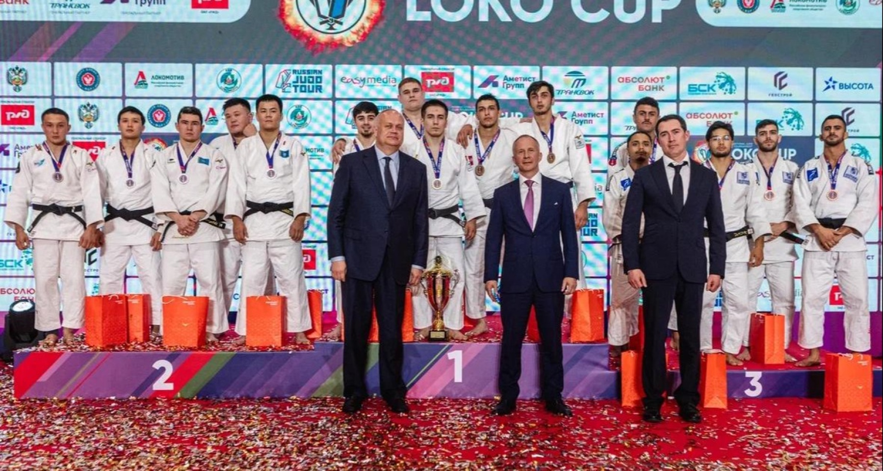 Абсолют Банк поддержал турнир по дзюдо Loko Cup в рамках ПМЭФ 10.06.2024 |  Банки.ру