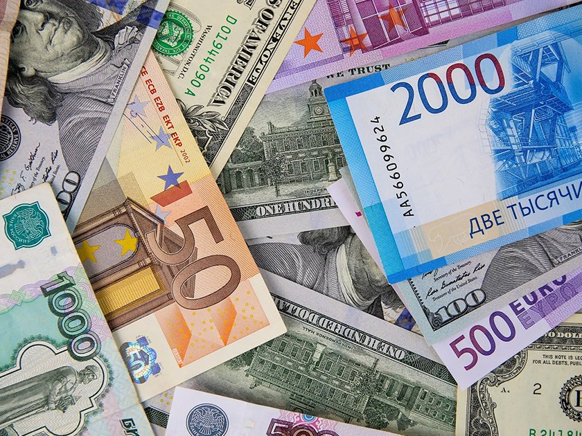 Какую валюту стоит покупать в 2022 году. Отвечают эксперты