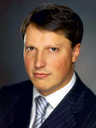 Георгий Горшков: «Дни дорогих кредиток сочтены»