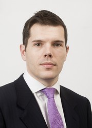 Нил Шеринг: «Правительство красиво рассказывает, но не может пойти дальше дорожных карт»