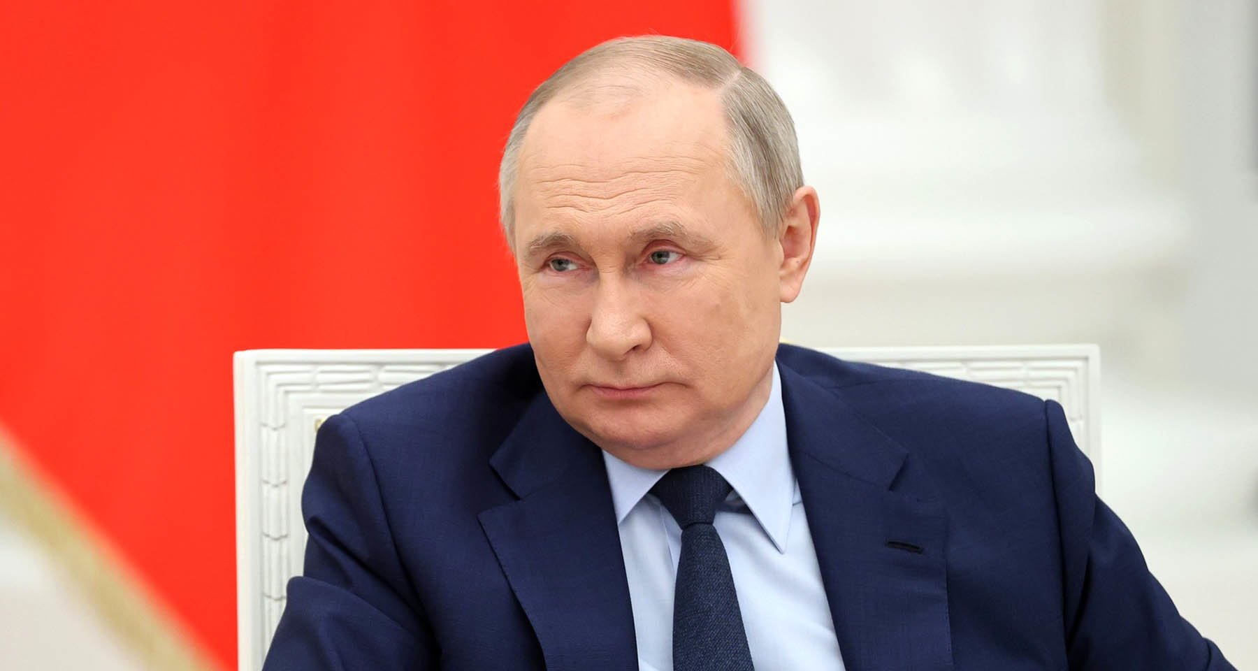 «Там много химии». Путин пожелал, чтобы иностранную одежду и фастфуд сменили российские