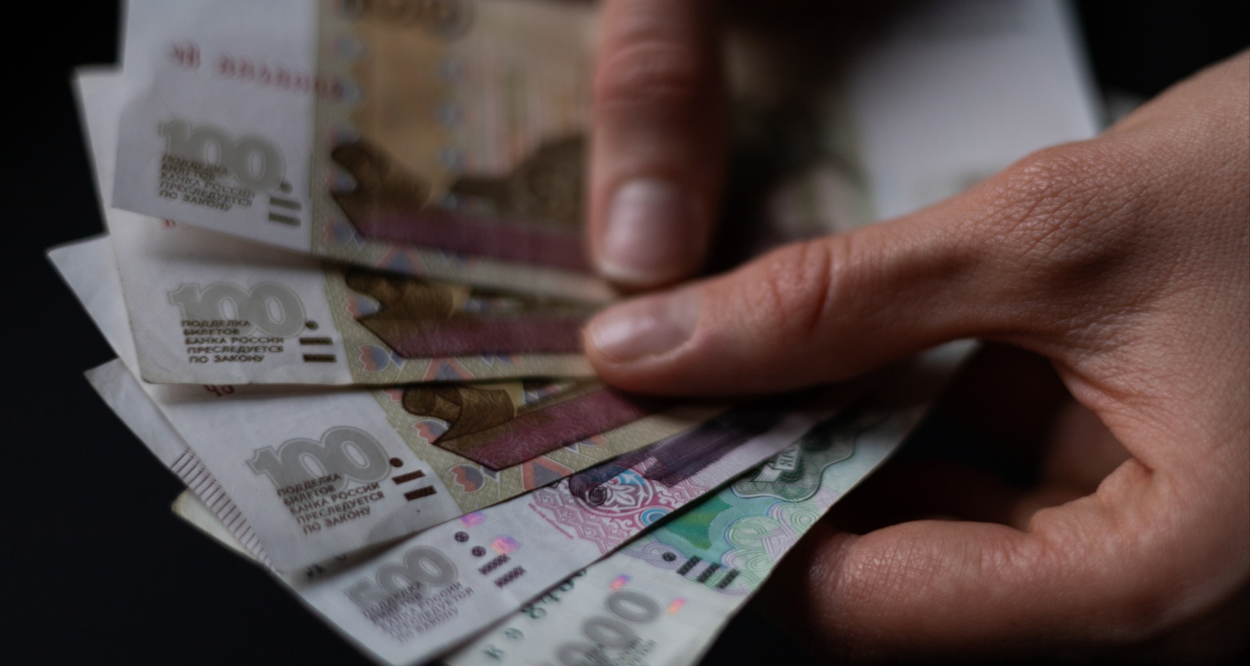 Работодатели ответили, готовы ли повысить оклады сотрудникам в ближайшее время