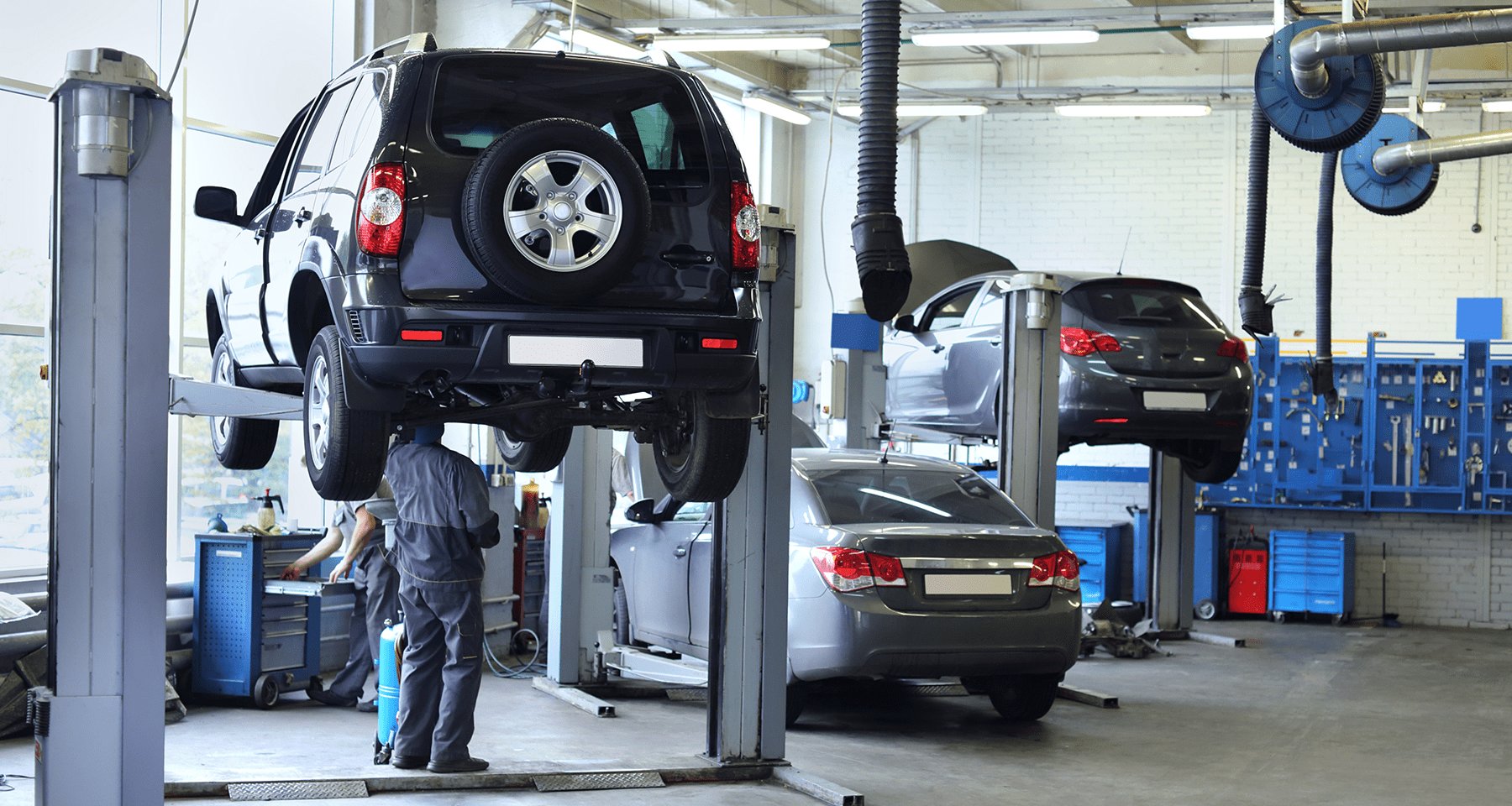 Запчасти для ремонта автомобиля найти все сложнее. Как сейчас урегулируют страховые случаи по каско?