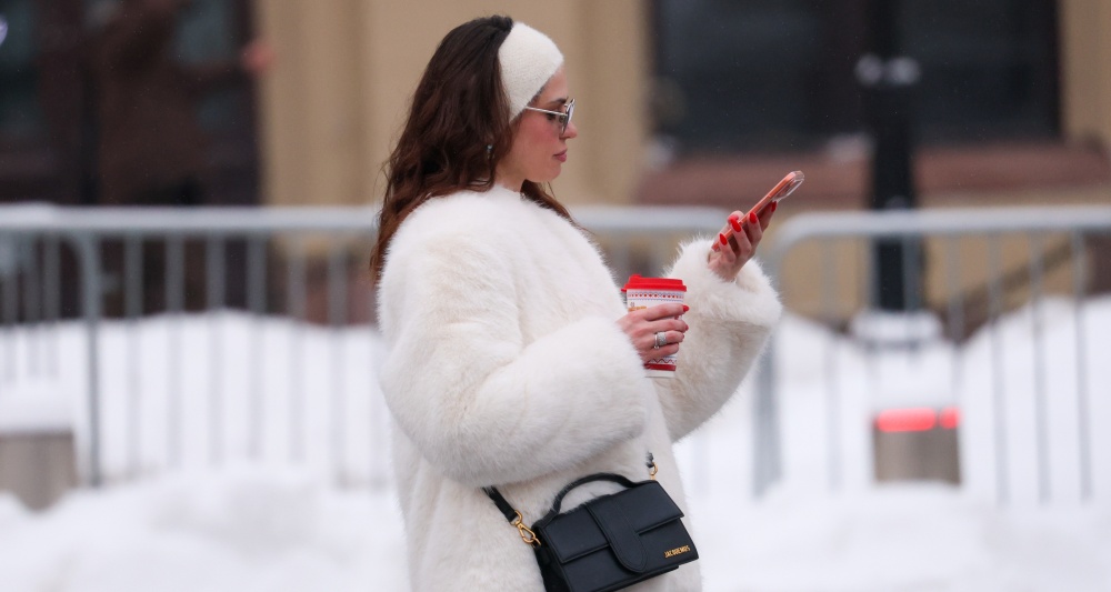 Россиянам массово блокируют банковские карты и счета с начала года