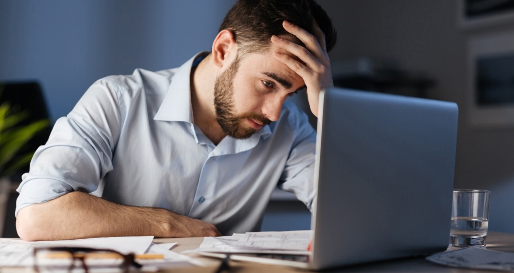 «Мать с отчимом обманом лишили меня жилья и 2 млн рублей». История о том, к чему приводят доверчивость и юридическая безграмотность