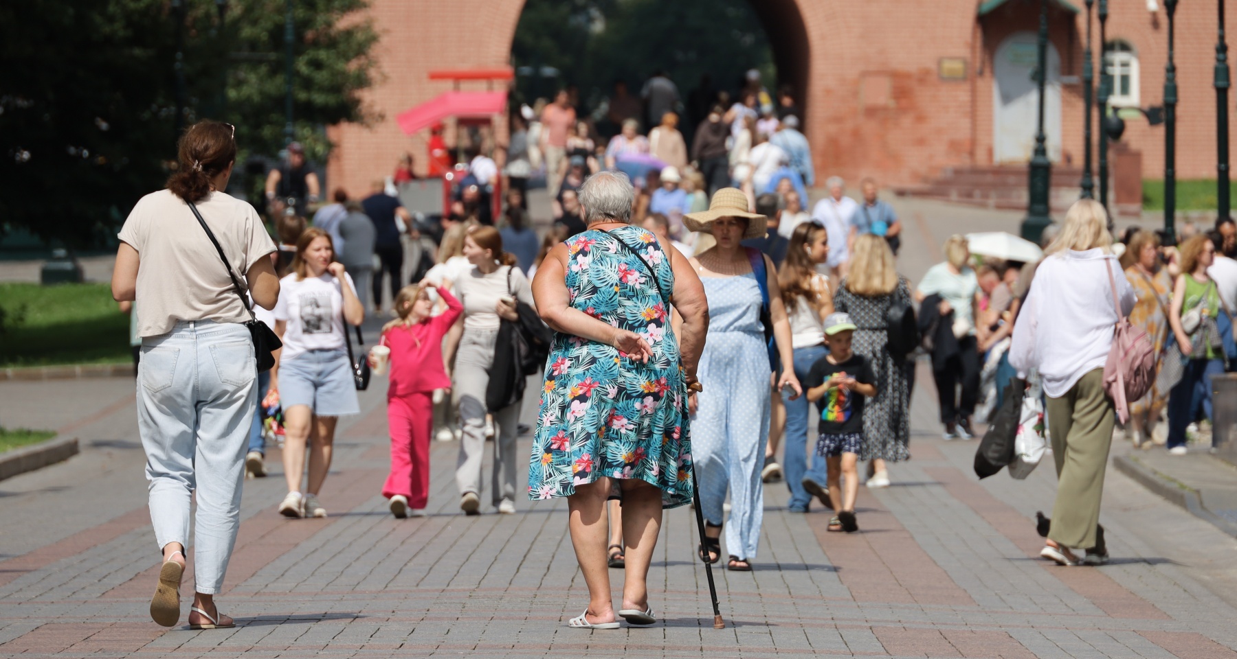 Мошенники подделывают рассылку от «Госуслуг», сколько раз ЦБ снизит ставку до конца года. Главное за день
