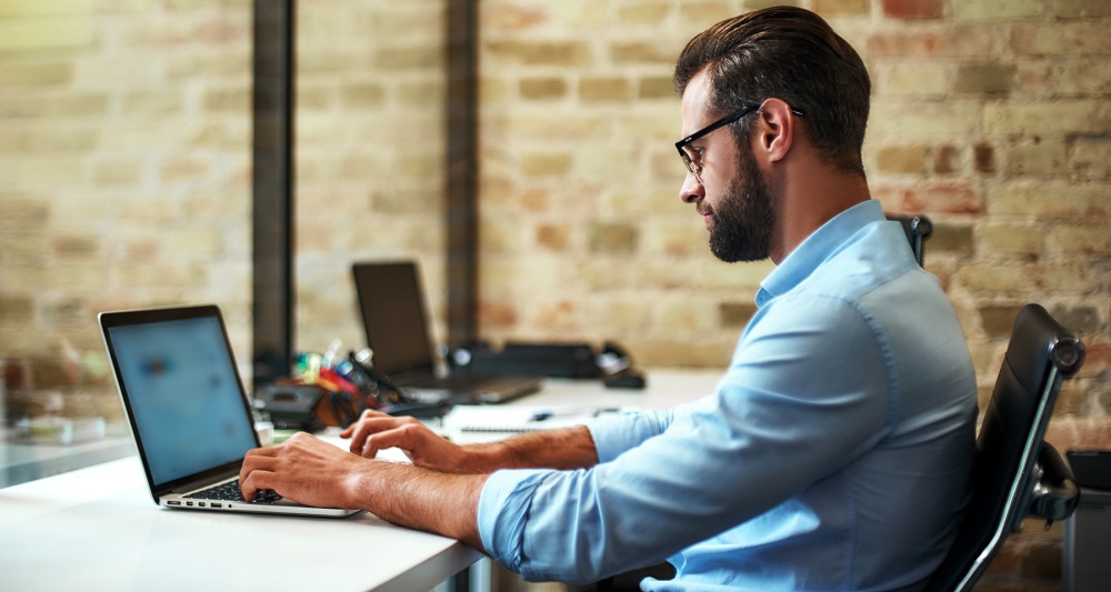 Чем не стоит заниматься на рабочем компьютере, чтобы не лишиться работы: пять ошибок