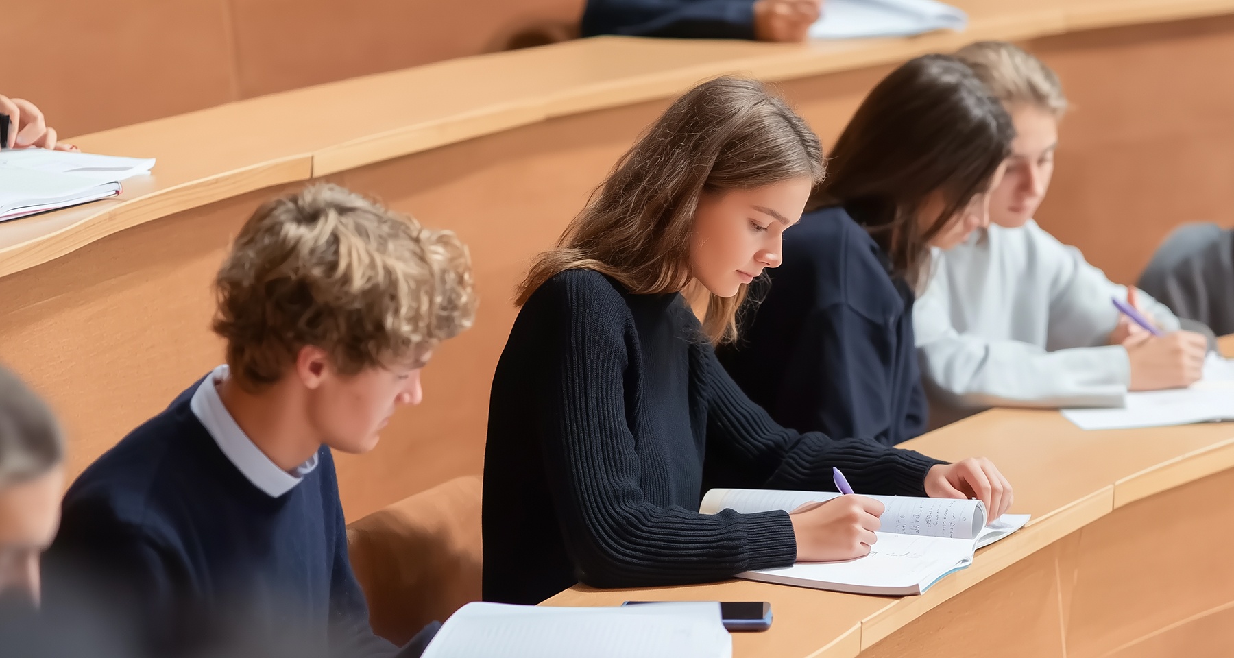 Стипендия до 50 тысяч рублей в месяц: какие выплаты, пособия и льготы могут получить студенты в 2026 году 