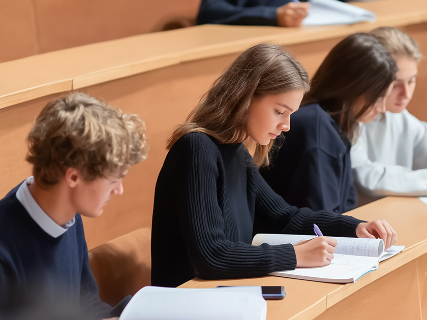 Стипендия до 50 тысяч рублей в месяц: какие выплаты, пособия и льготы могут получить студенты в 2026 году 