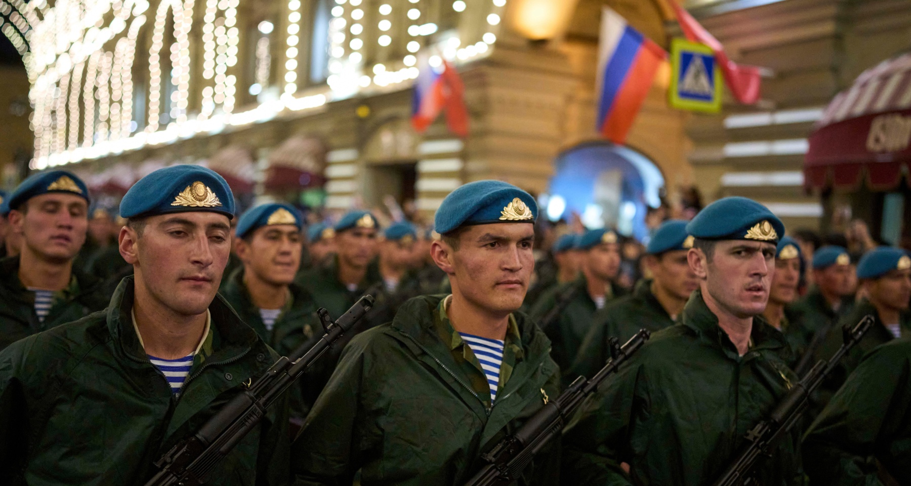 Минобороны предложило поднять зарплаты военным