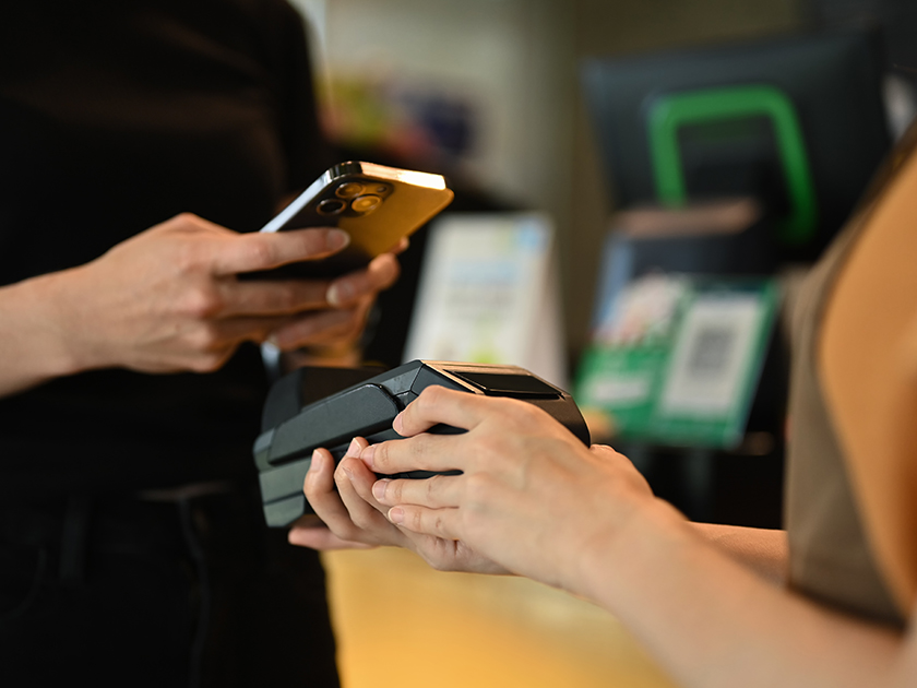 Как платить телефоном в 2026 году: все способы, которые работают в России