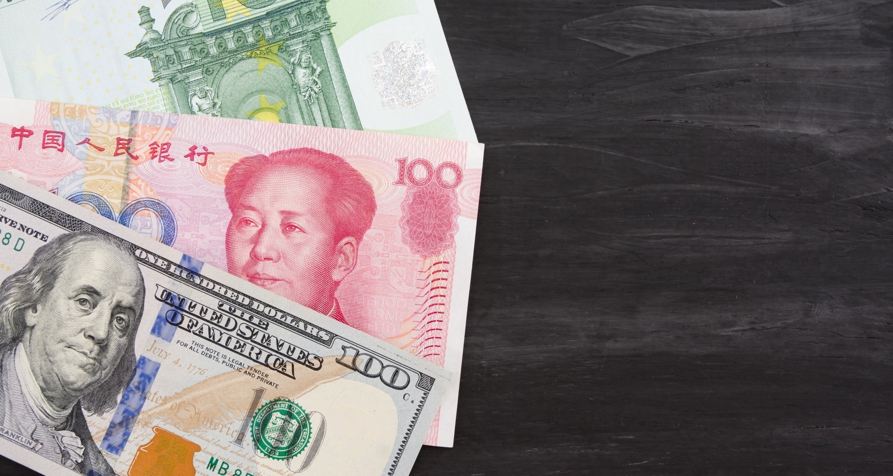 Рубль ползет вниз. Курсы доллара, евро и юаня на 2 сентября