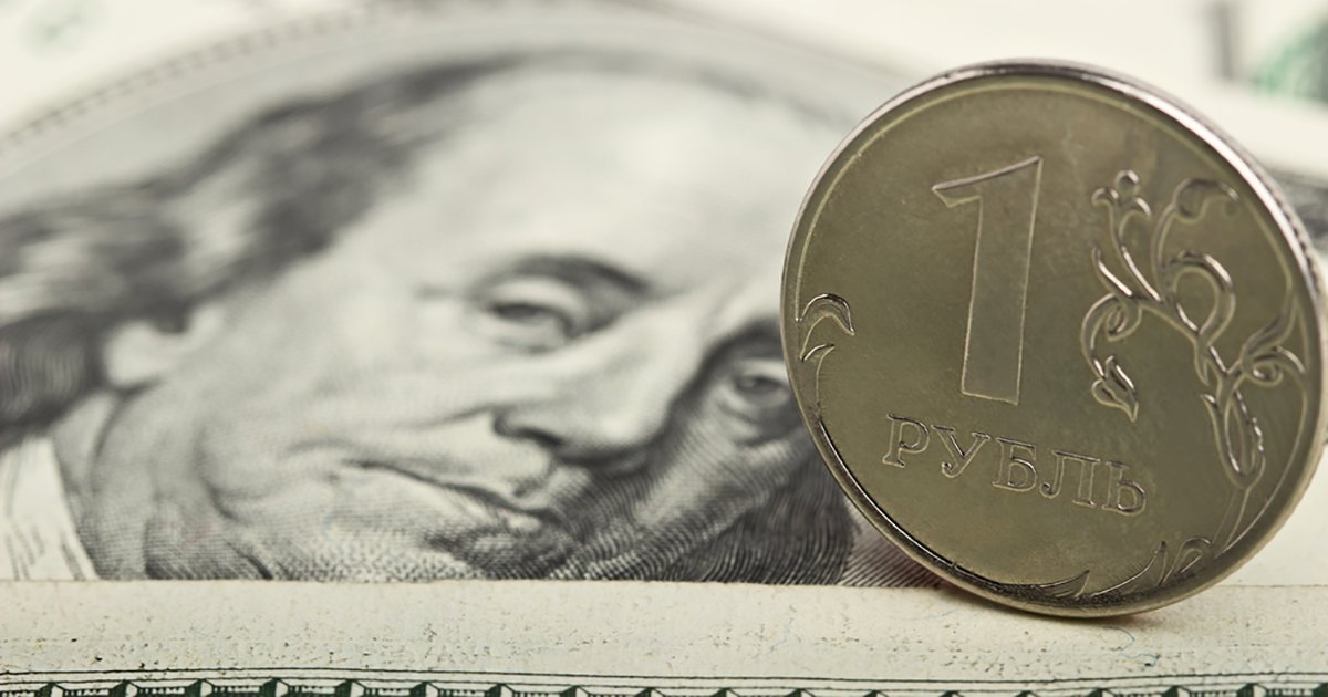 Центробанк оценил динамику российской валюты в декабре и за год