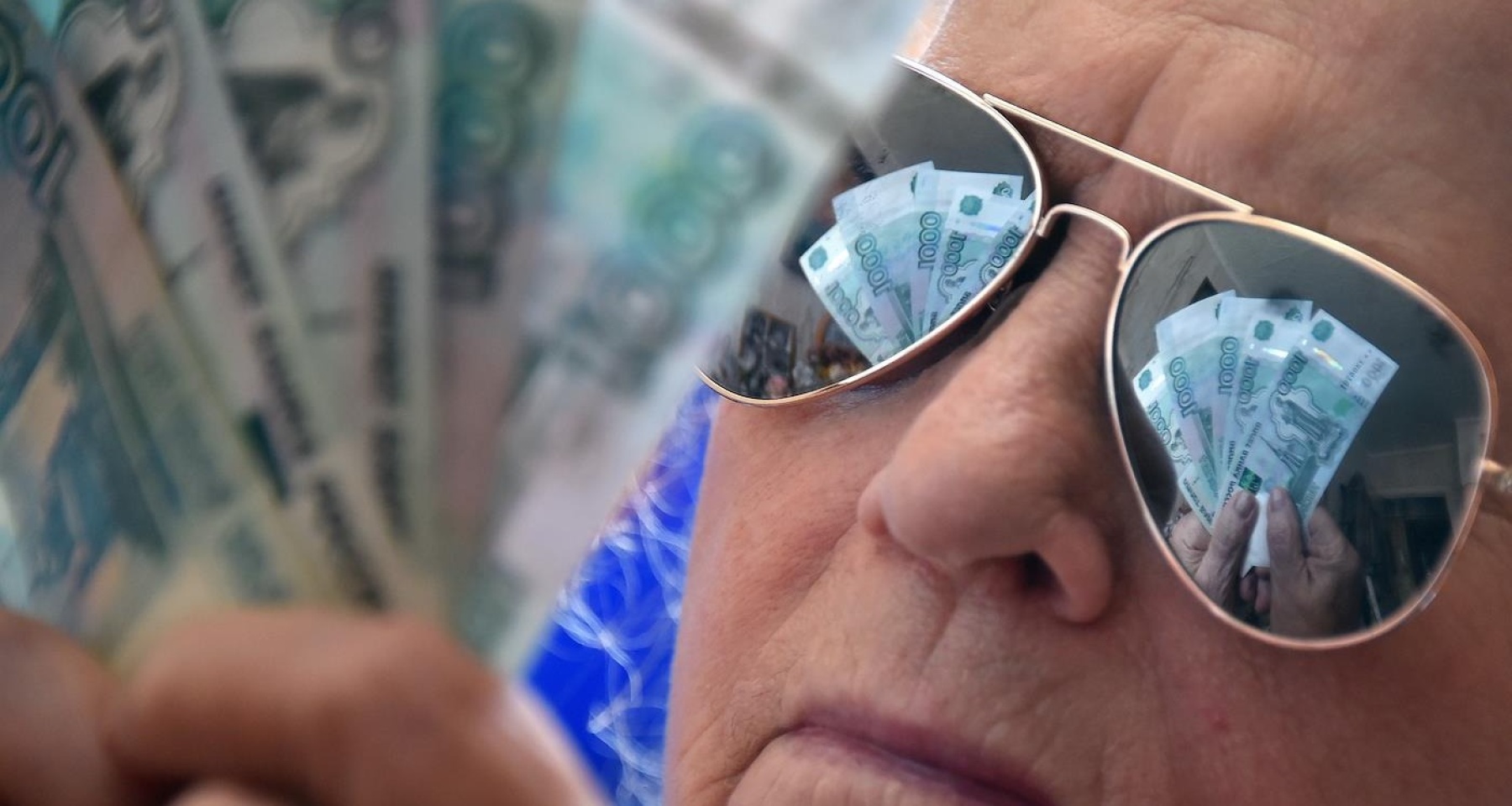 Россияне передумали нести деньги в банки
