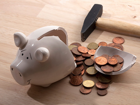 Ослабление рубля привело к усилению активности вкладчиков банка «Монолит»